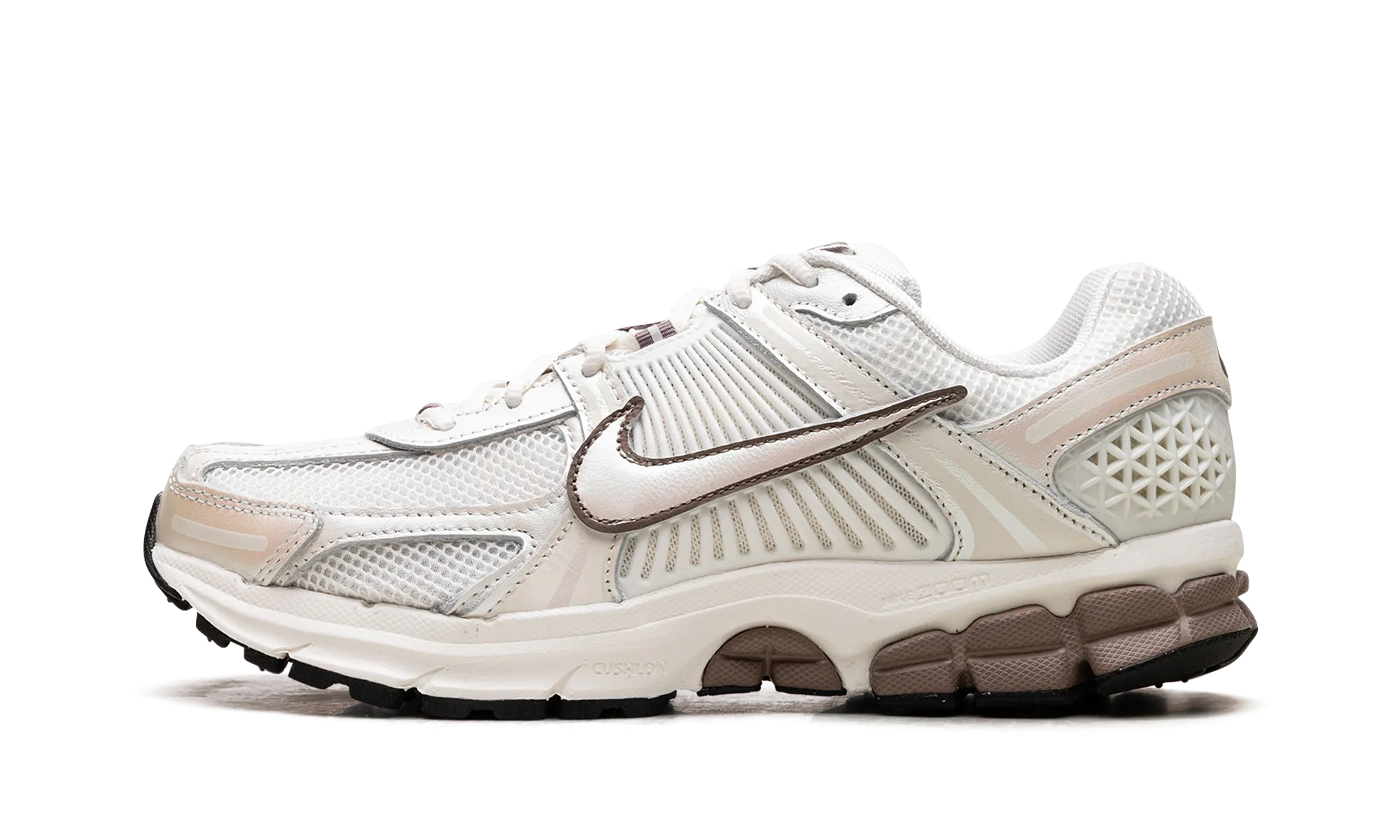 Comfortable Design Step Control Air Zoom Vomero 5 WMNS "Sail Mink Brown"