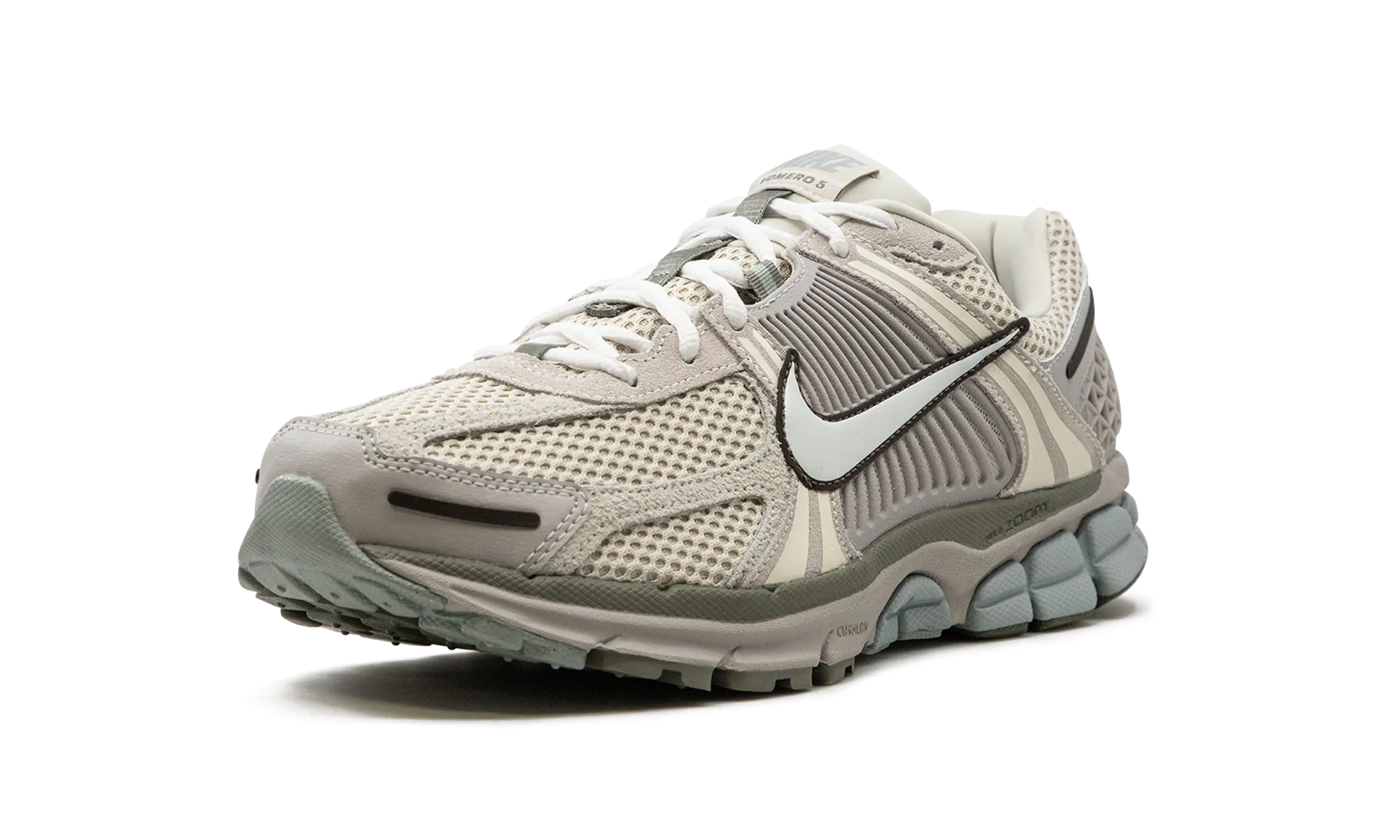 Speed Traction running in a steel bridge area shoes Air Zoom Vomero 5 "Light Orewood Brown"
