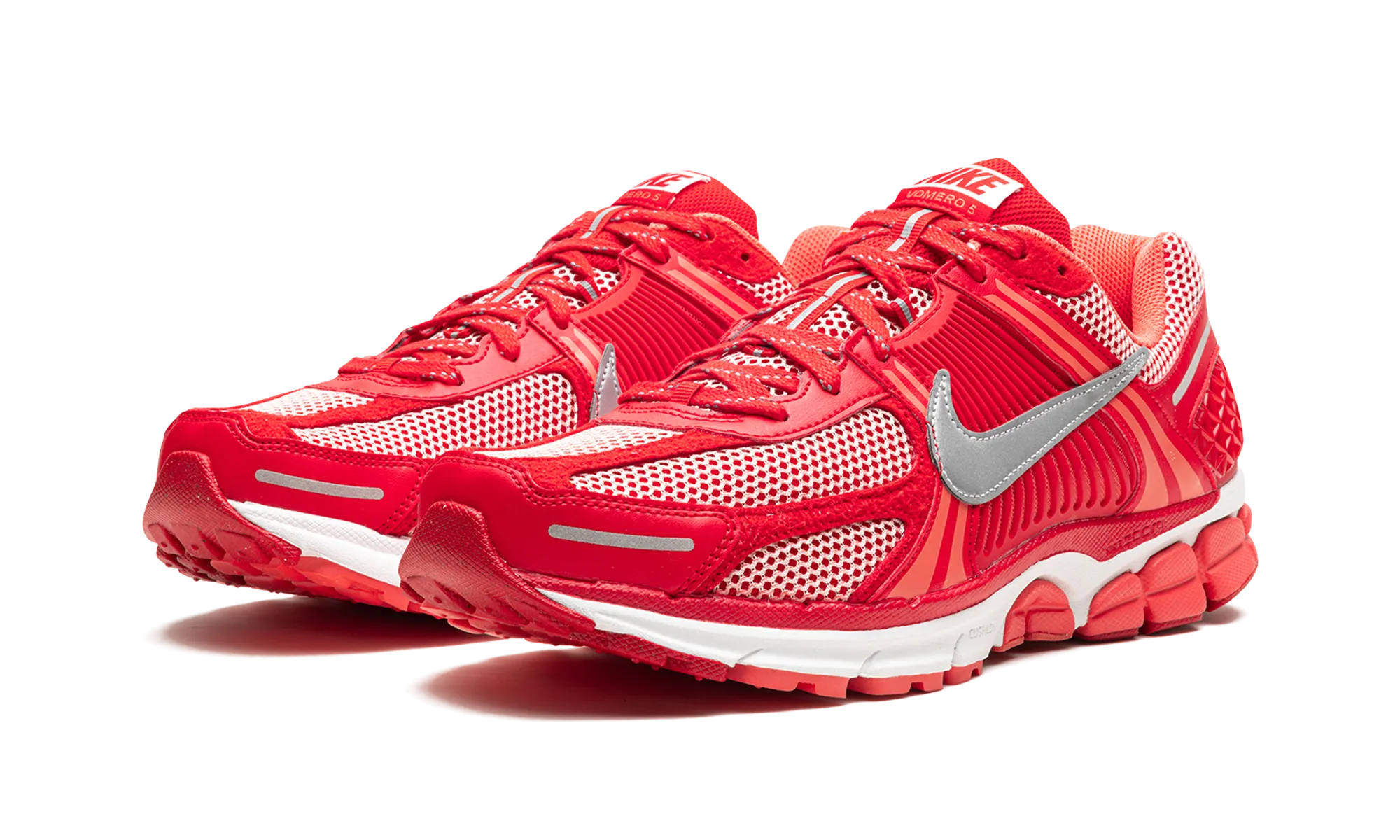 Zoom Vomero 5 PRM "University Red Metallic Silver" Wet Surface Running sustainable - feature shoes