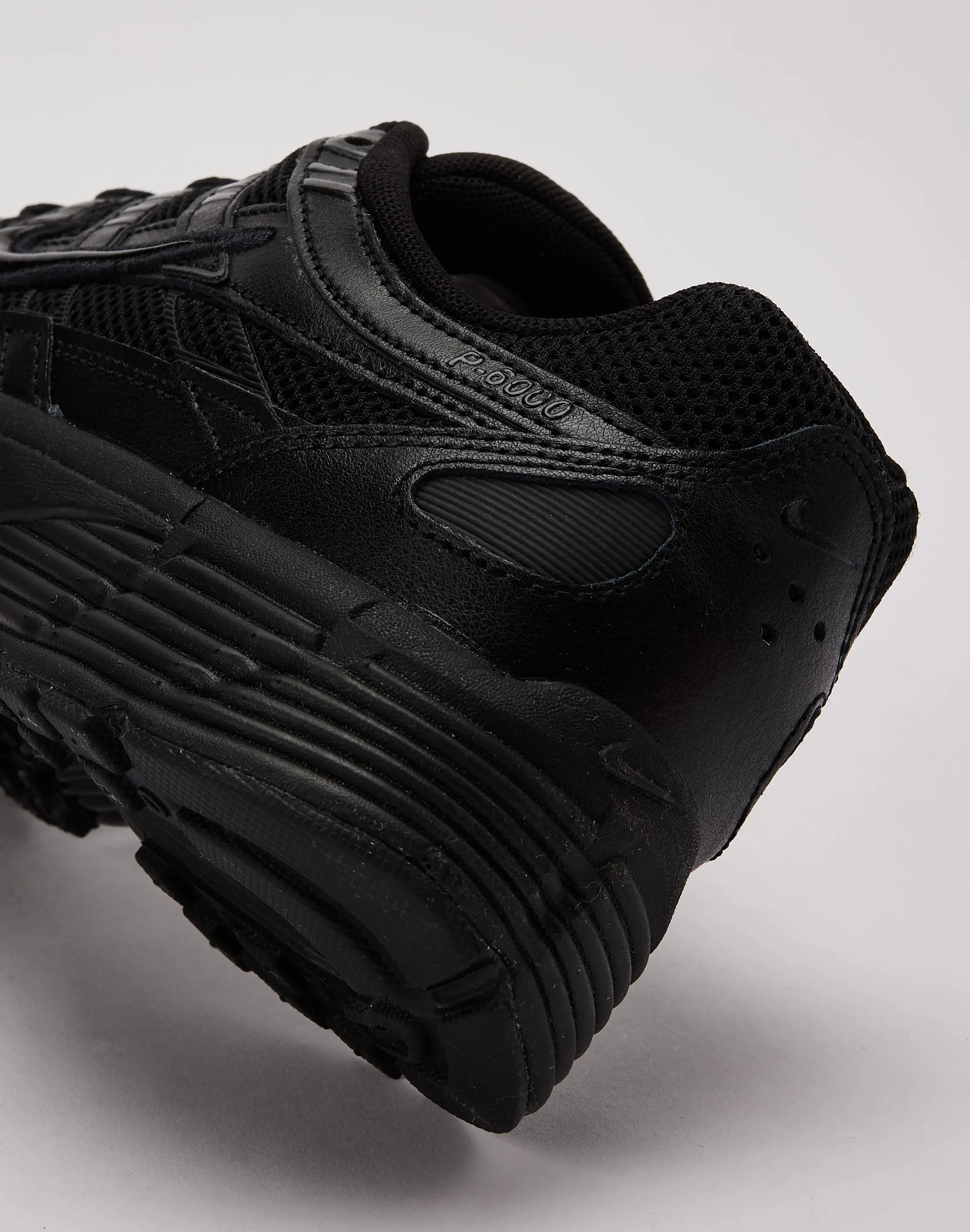 Snow Grip Trend Glow Nike P-6000