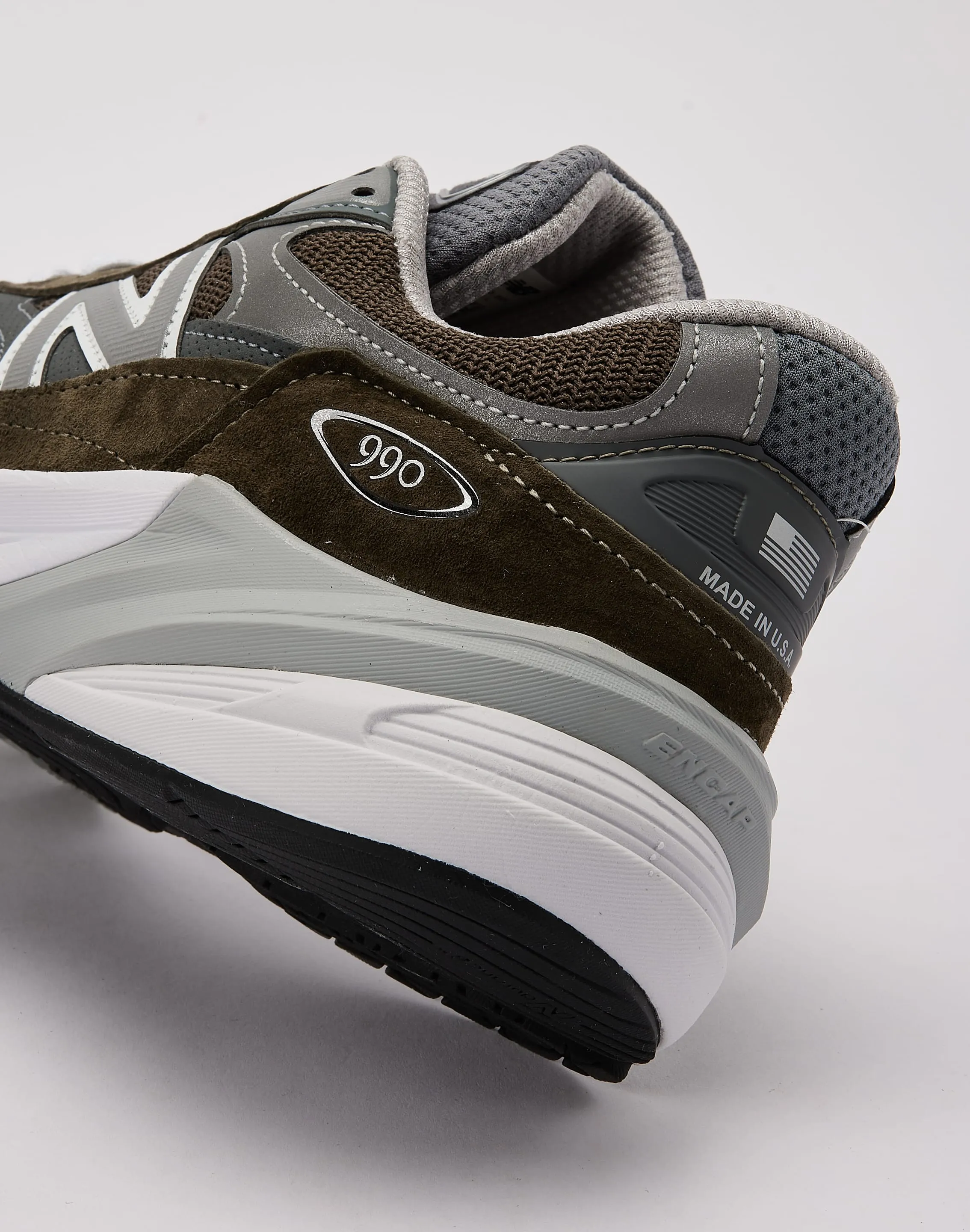 Pose Ready New Balance MADE In USA 990v6