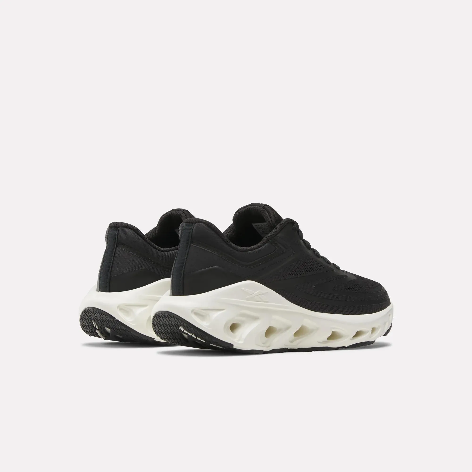 low - maintenance Women's Fuel Flex Run Shoes
