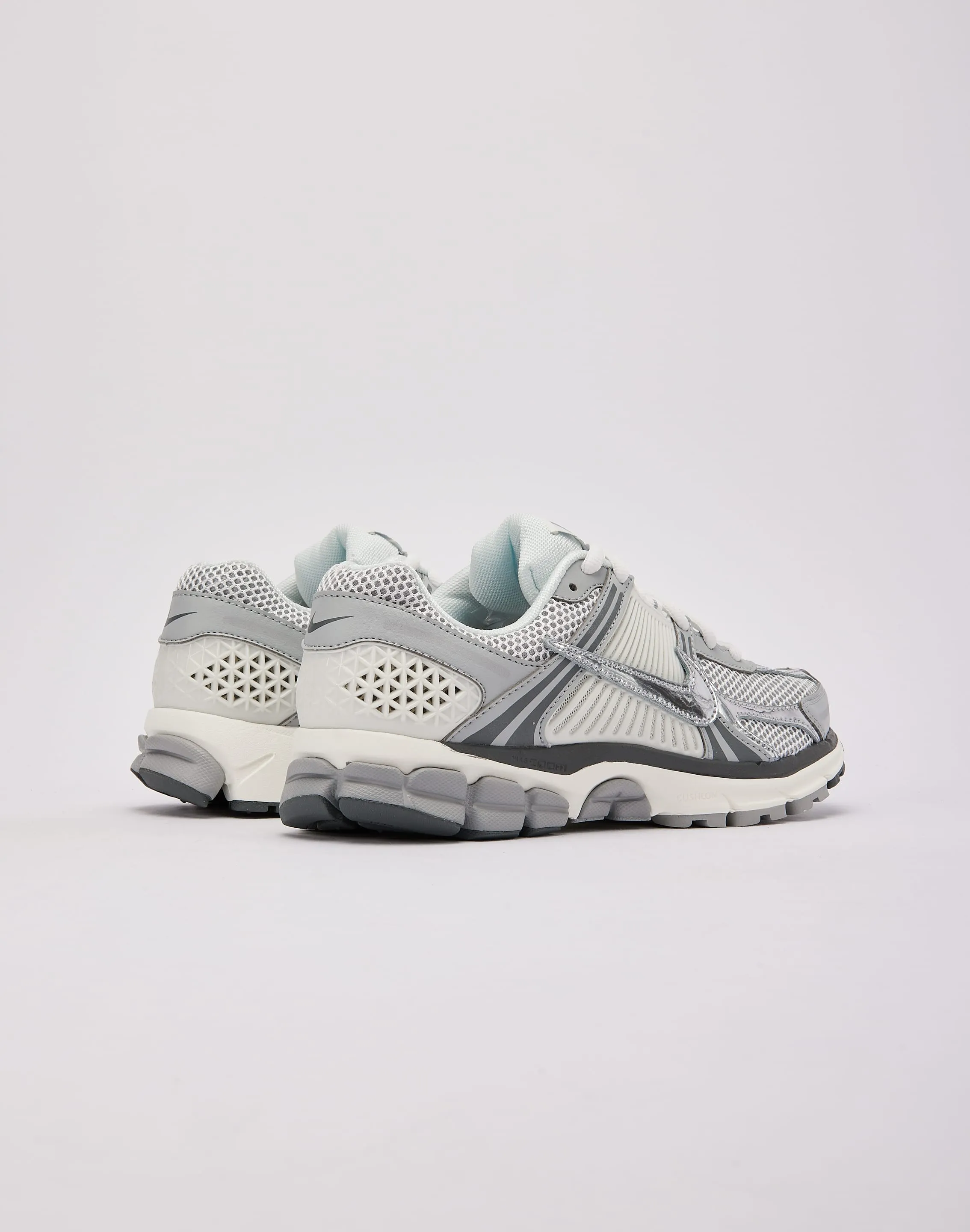 Nike Zoom Vomero 5 Flexible Design Field Fast