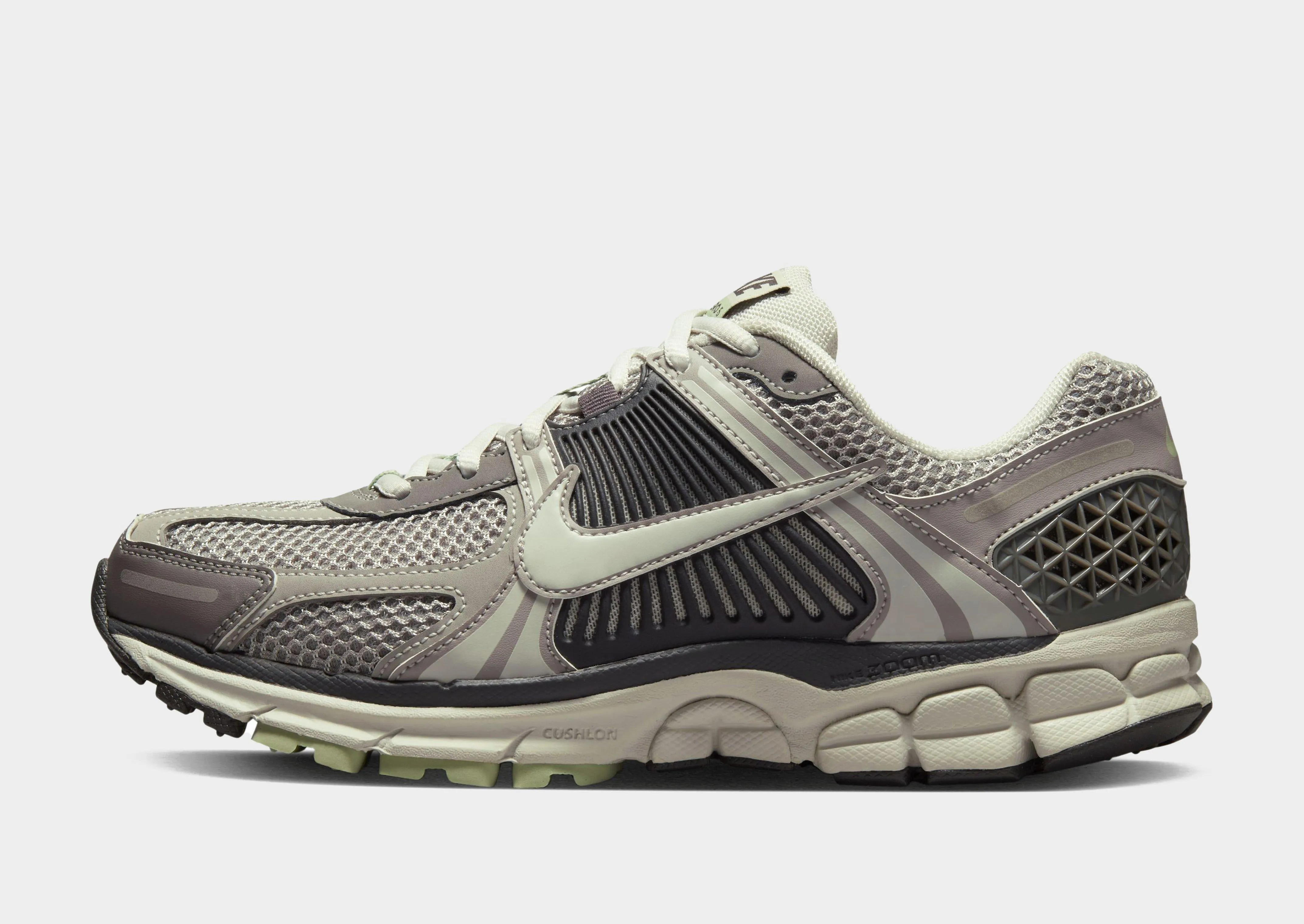 Zoom Vomero 5 Women's running with a smooth outsole soft - surface running shoes