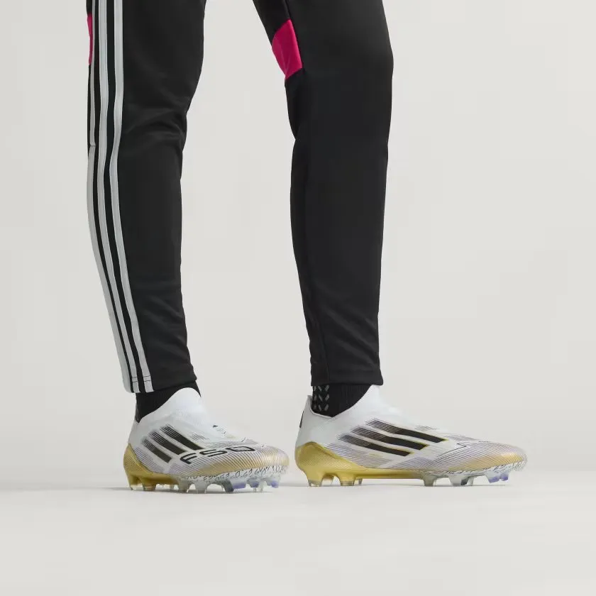 F50 ELITE LACELESS FG Shooting Practice