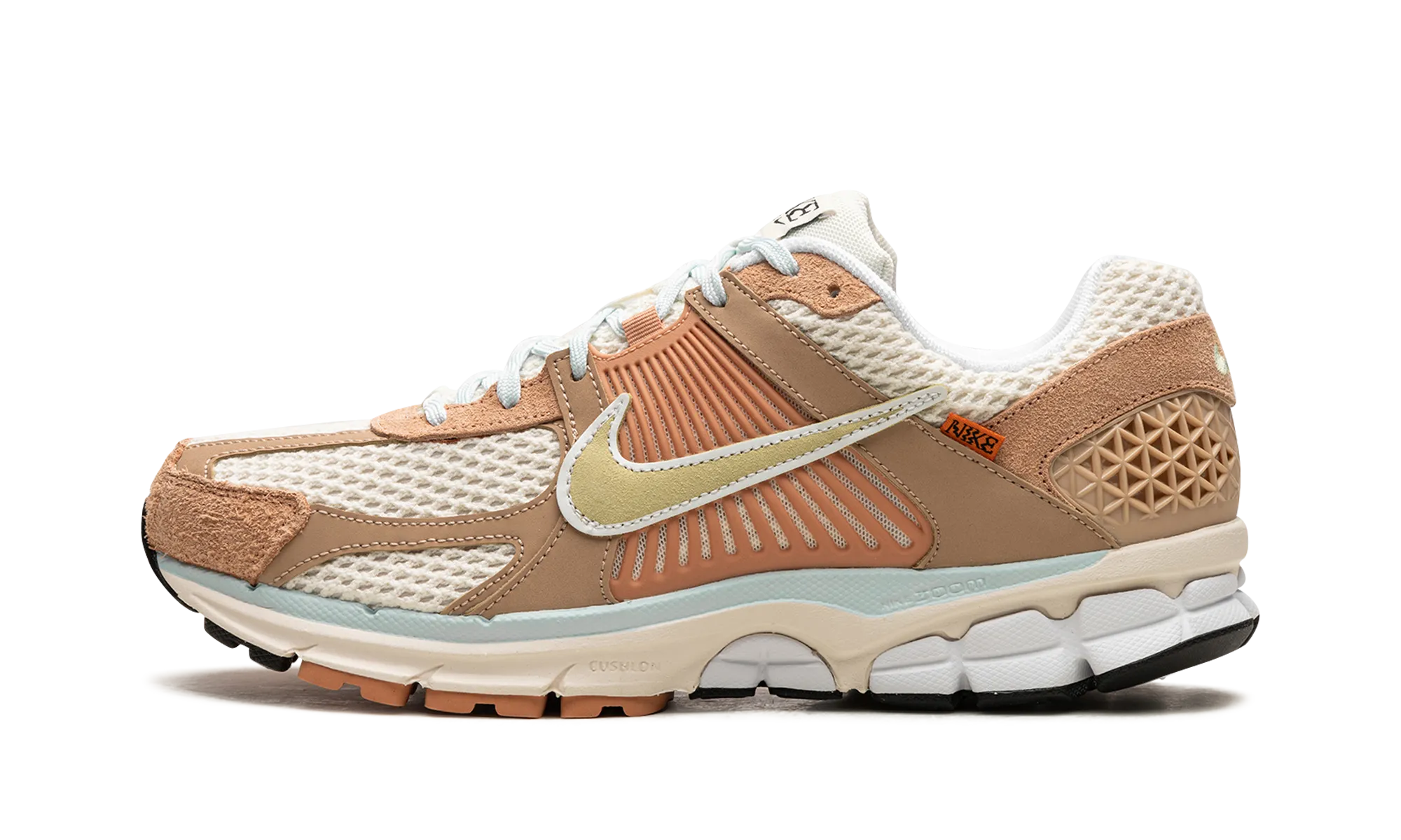 Zoom Vomero 5 "Have a Nike Day" running in snow shoes