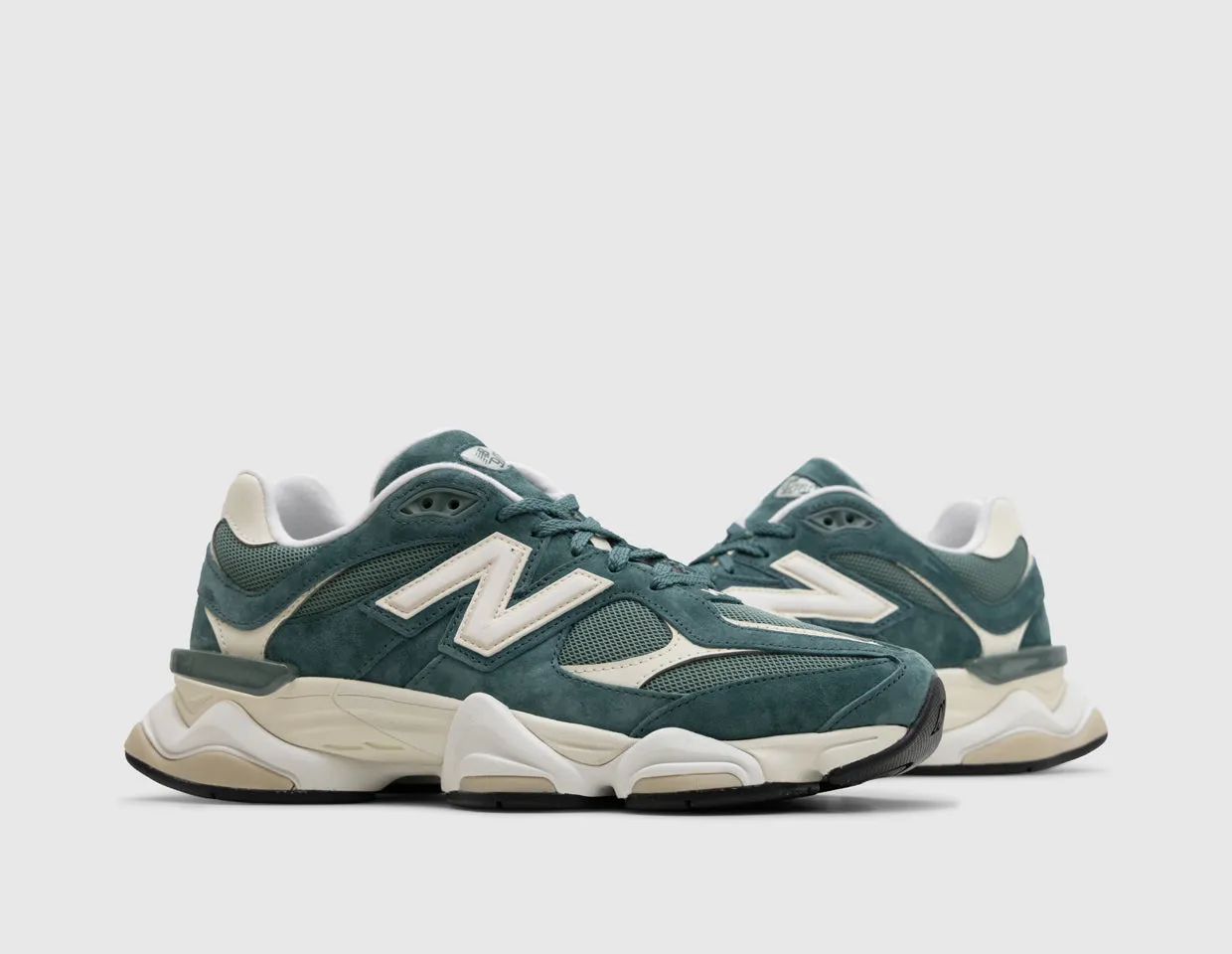 New Balance 9060 New Spruce / Angora Motion control Clean Fit
