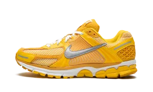 superb traction Zoom Vomero 5 "Varsity Maize"
