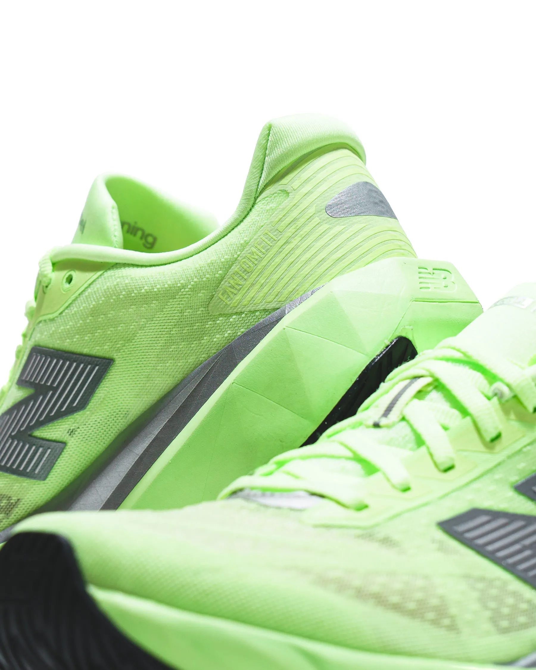 Flex Daily Park Ready New Balance Men FuelCell Rebel v5 Mint Flash MFCXLZ5