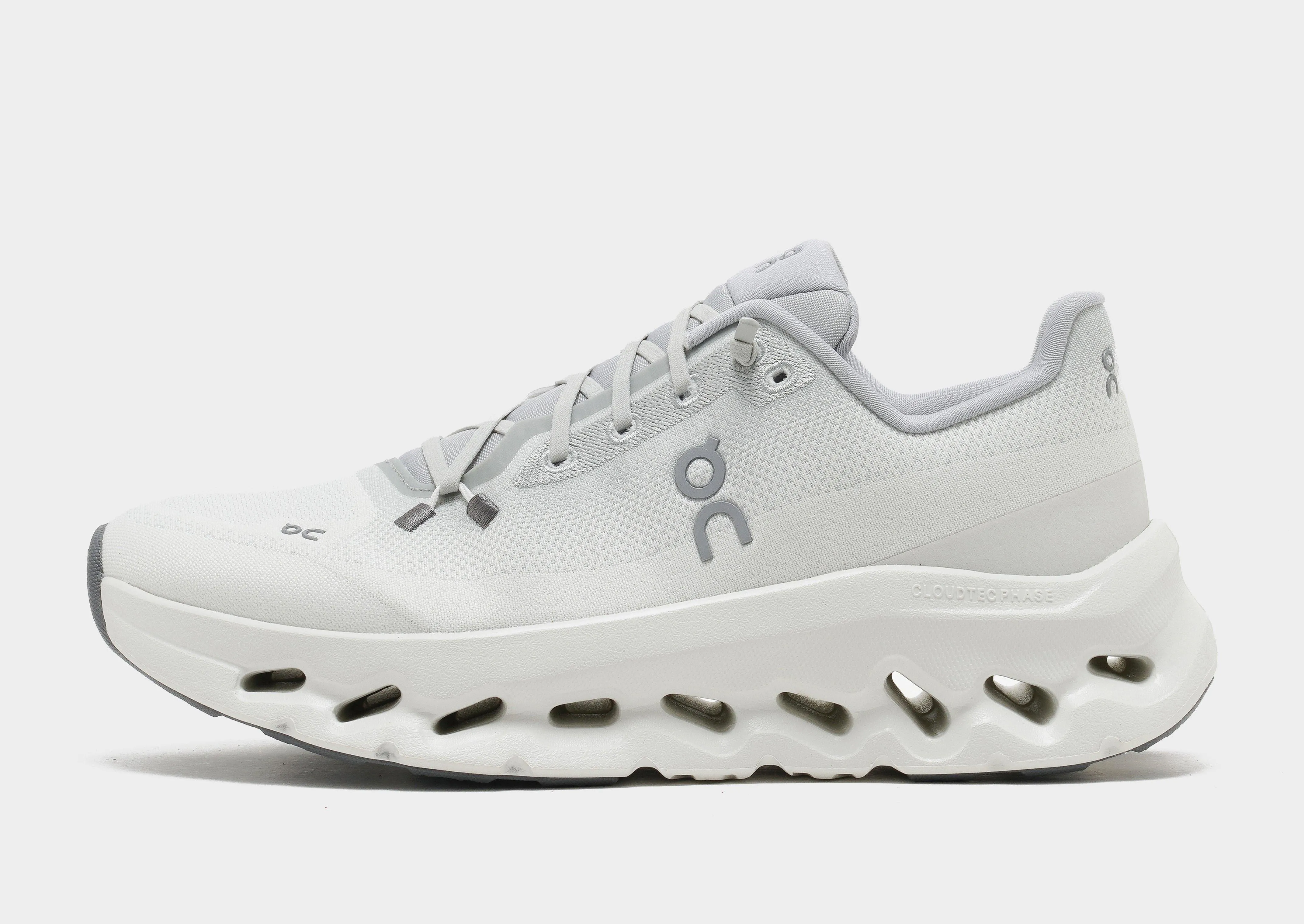 Quick Style Water resistant upper Cloudtilt