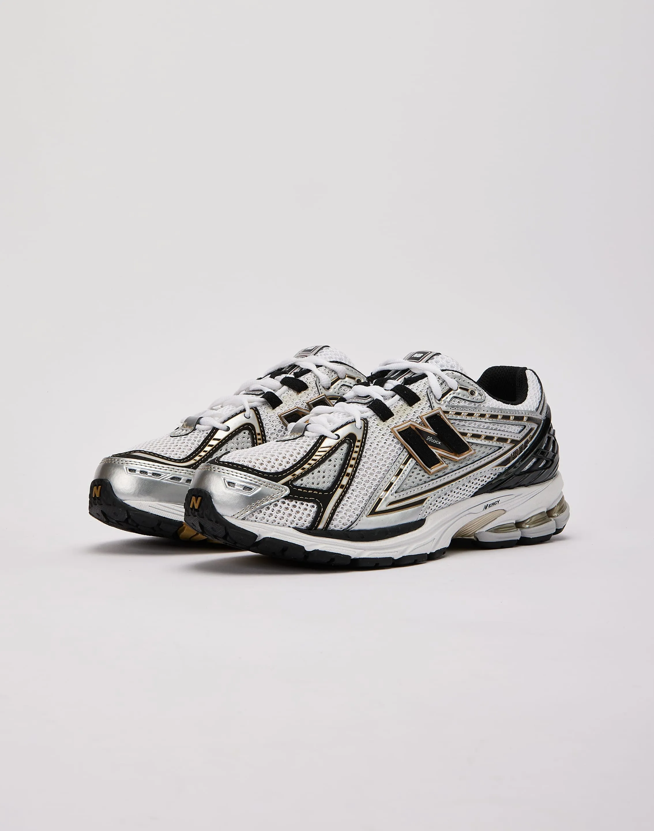 New Balance 1906R Moist Guard Dinner Look