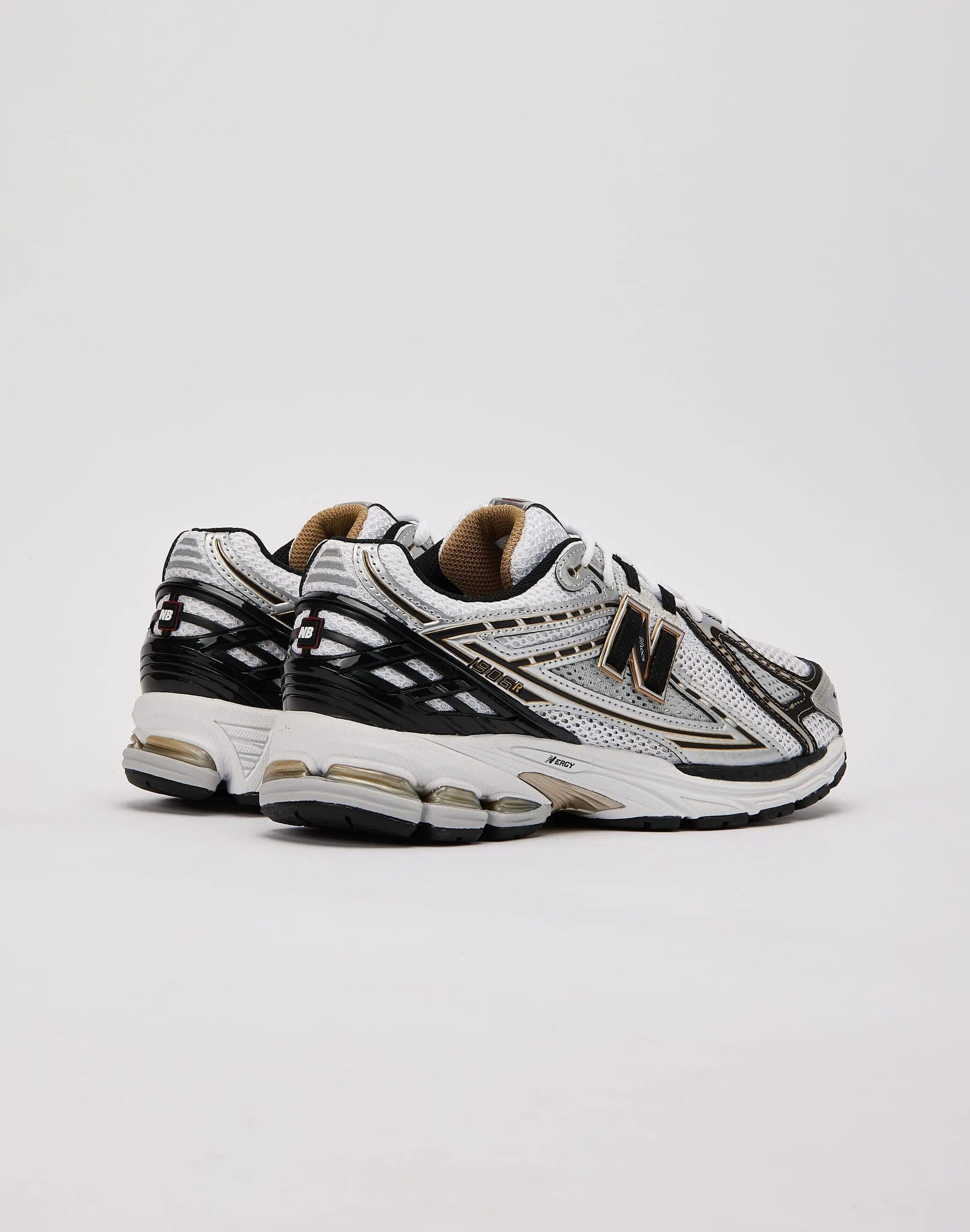 Show Stage New Balance 1906R