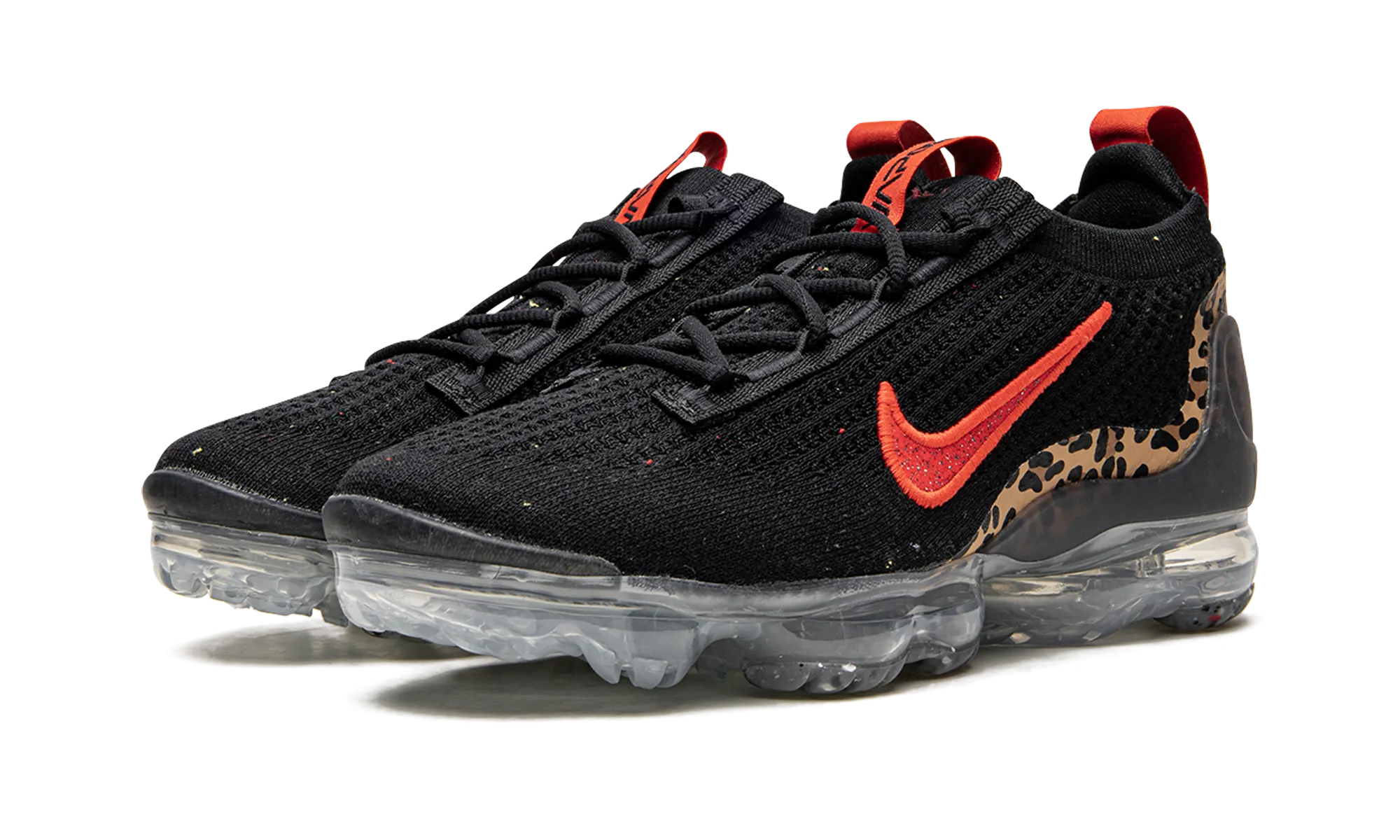 running in a concrete bridge area shoes AIR VAPORMAX FLYKNIT 2021 MNS WMNS "Leopard"