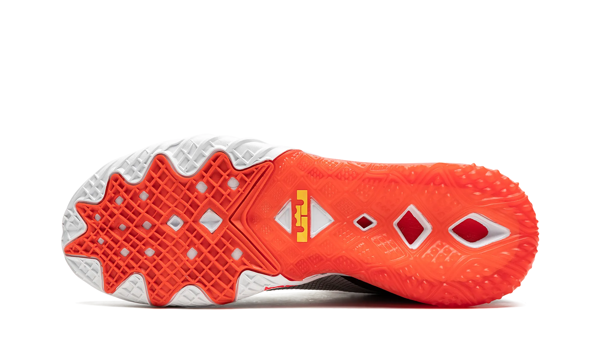 LeBron 18 Low "Sylvester vs Tweety" Player Ready Tech