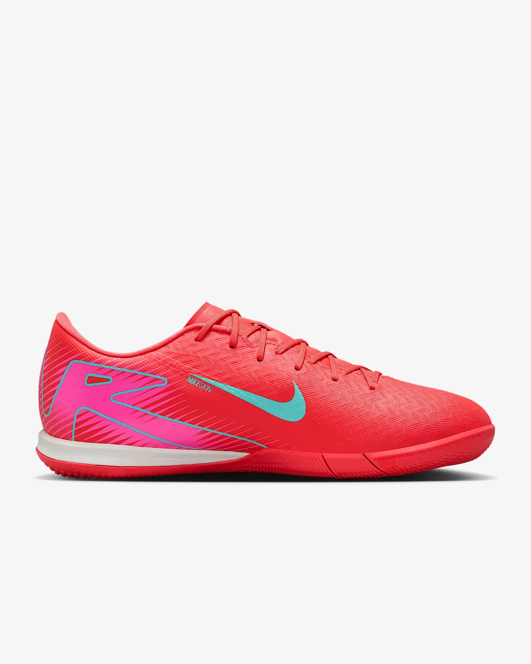 Outfit Key MERCURIAL VAPOR 16 ACADEMY IC