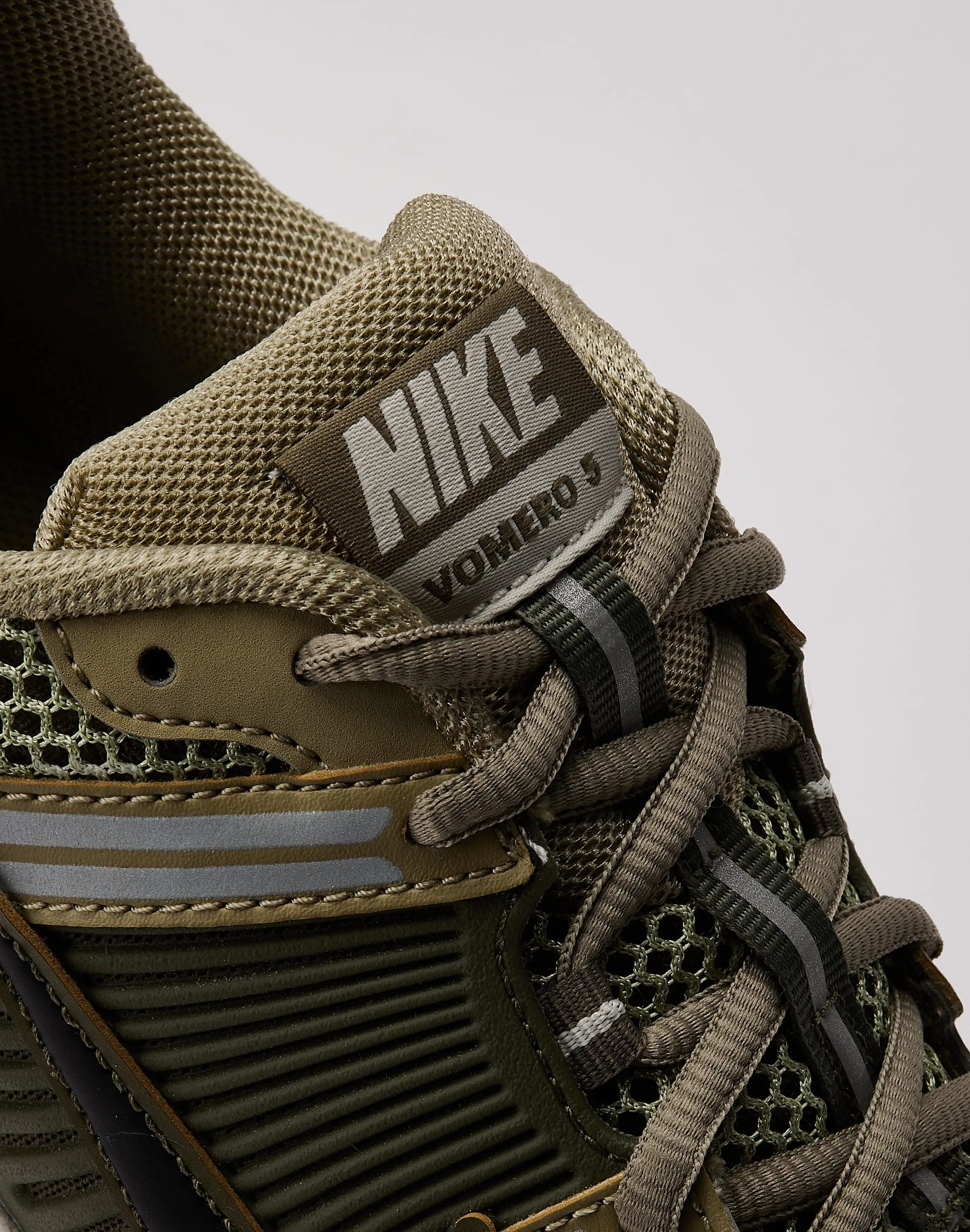 Light Run Soft Nike Zoom Vomero 5