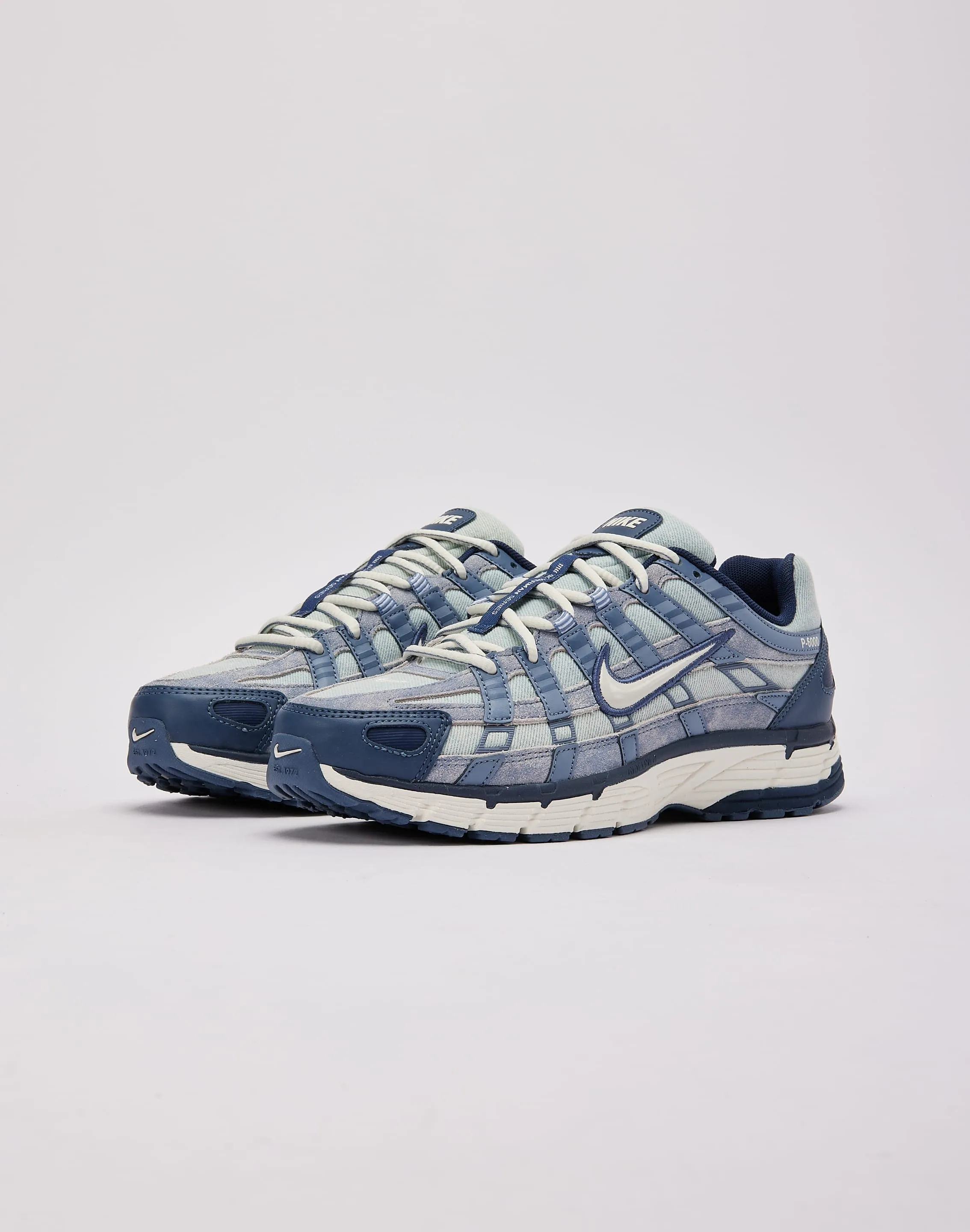 Firm Lock School Style Nike P-6000 SE