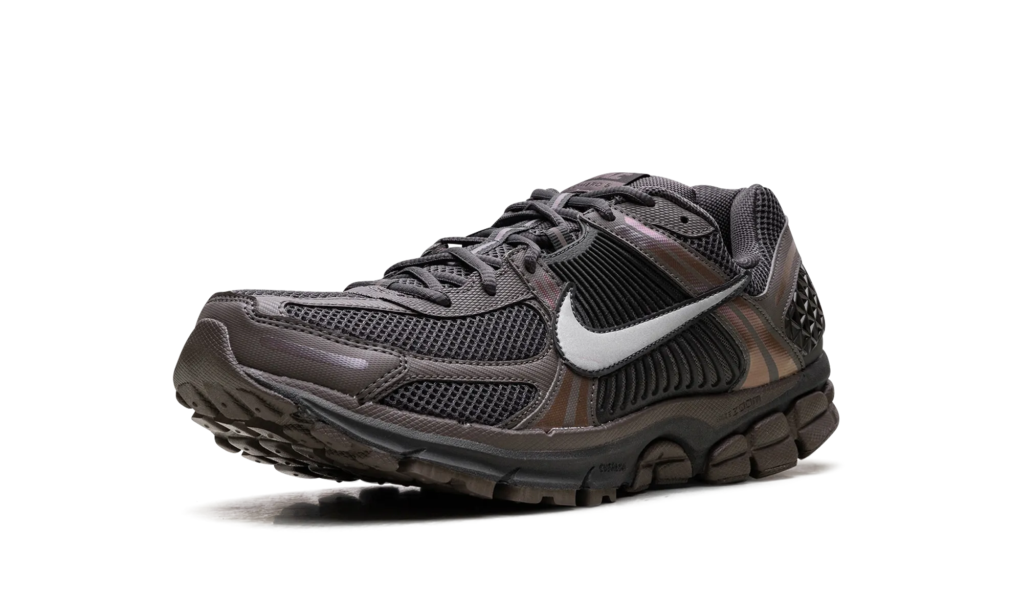 Leg Day lightweight - upper - feature shoes Zoom Vomero 5 "Cave Stone"
